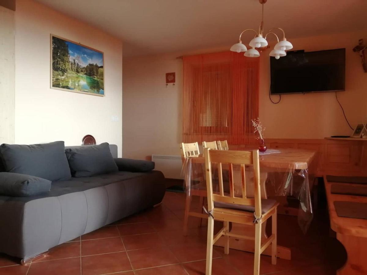 Apartmaji Vrhovnik Церклє-на-Горенськем Екстер'єр фото